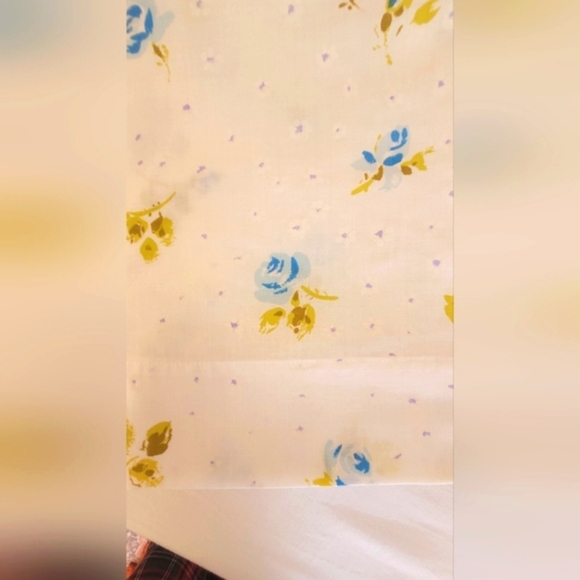 VINTAGE 70's Dbl Flat Sheet, Small Blue Rose Buds w/ Grn, Cot/poly Blend, 1pc - Picture 12 of 12